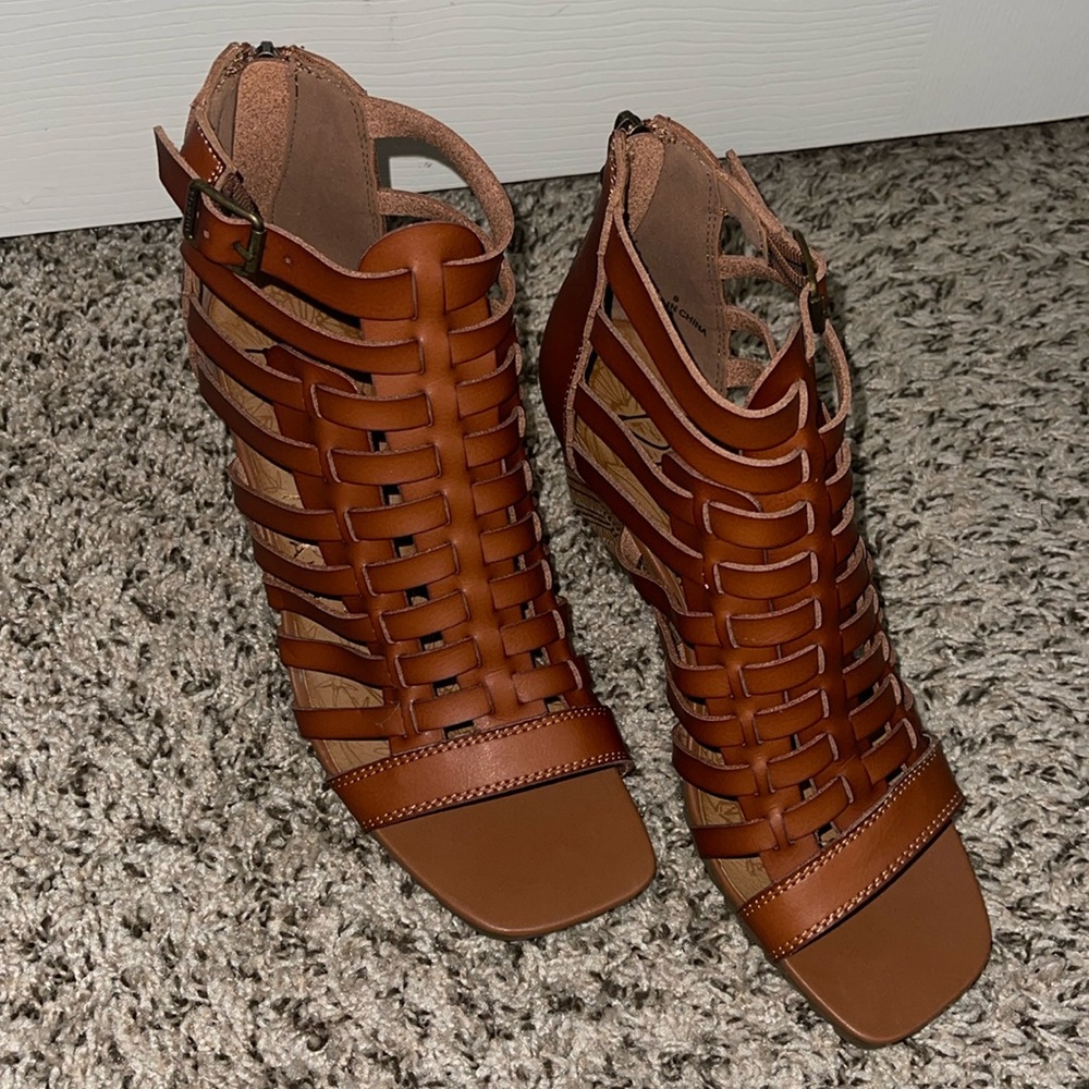 Blowfish Wedges